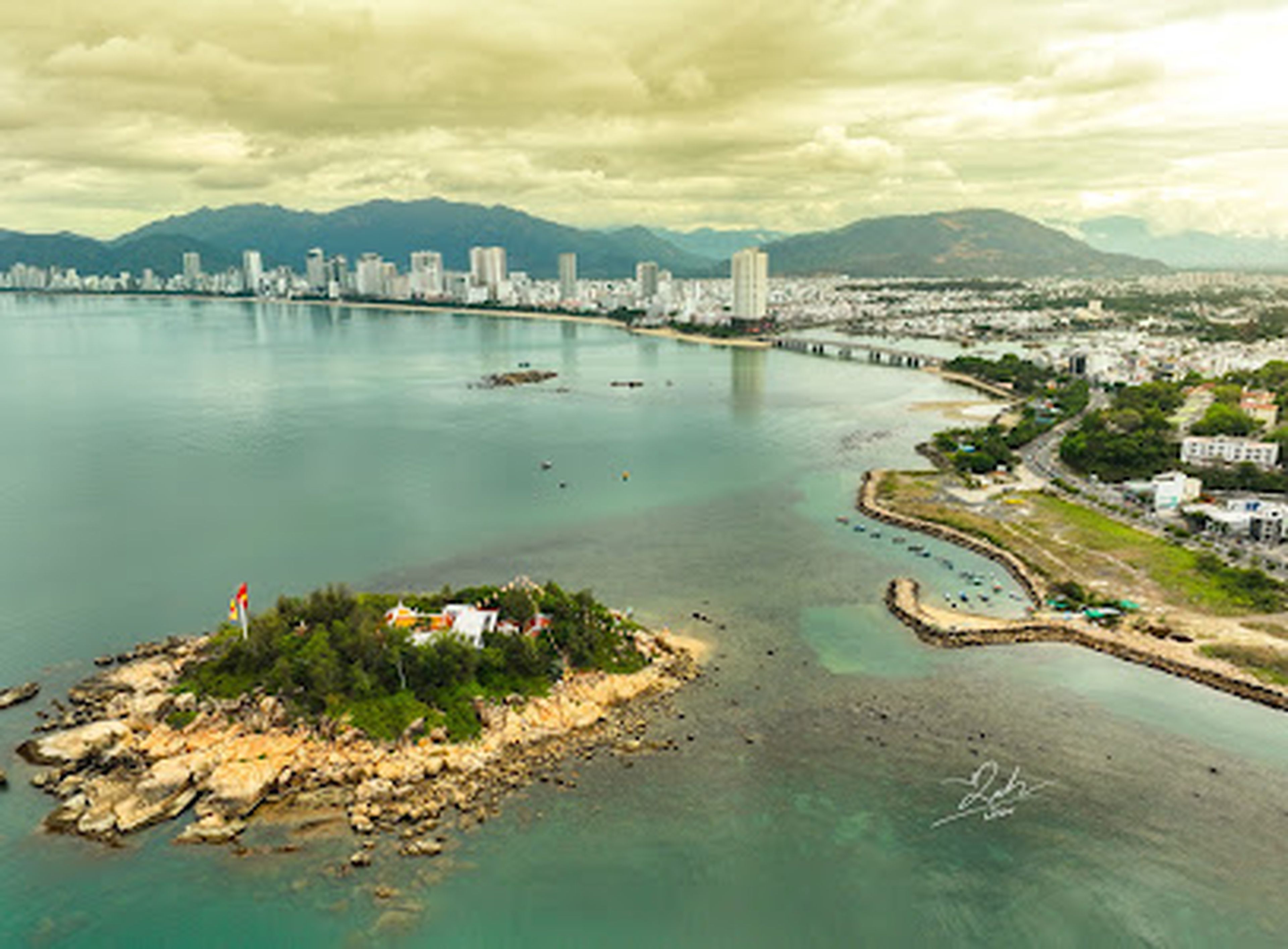 Tran Phu Bridge Park - Hình 1